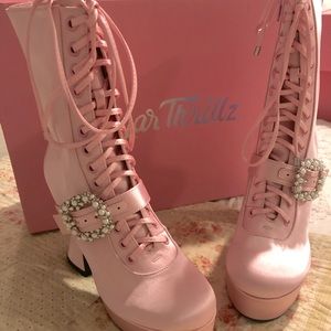 Sugar Thrillz by Dollskill NIB NWT CHARMING BEHAVIOR SATIN BUCKLE BOOTIES size 9